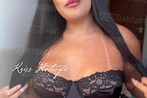 Curiosidades sobre kriss hotwife em publico com brunette outdoor amateurs