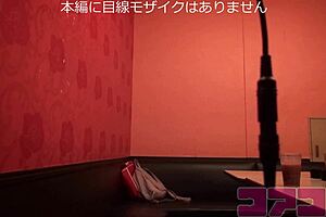 Voyeur deceives for changing clothes and steals footage