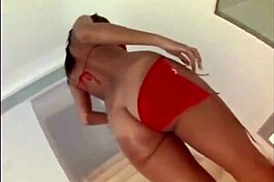 Rude Amateur babe gets her wet ass fucked deep