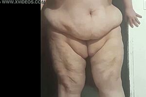 Coolmarina Mature BBW Pees on the Floors