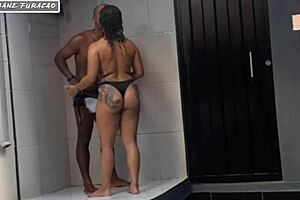 You want to see this novinha get banged in the shower?