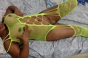 Minha Preta's Sensual Moves On Display