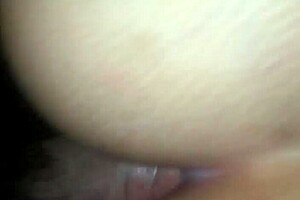 Solo analaction med Torito som dyker djupt in i en tight Rico-röv