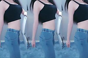 i saw this cute chinese girl dancing and her ass is so sexy shaking