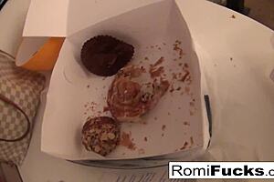 romi rain toys her wet pussy 😏