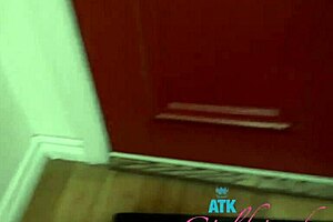 venus vixen sucking and riding hairy pussy