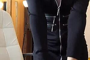 Webcam model enjoys solo fun with dildo and toys