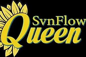 Serifina totally dominates Lala with that strapon, so hot! 😈