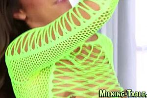 Masseuse deepthroats at gloryhole for cum 😍