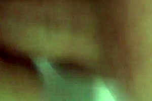 In quick homemade session, young milf receives anal creampie