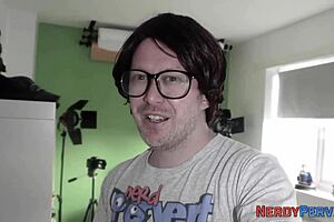 Leeds Amateur Sucks Nerd's Dick