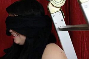 Bbw beauty laura enjoys foot tickling