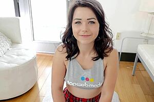 Wow, Aria Young gives her first blowjob to a huge cock and swallows 😍