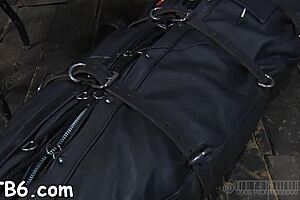 HD video of thraldom and sucking in BDSM