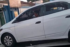 Blonde Crossdresser Fucks Brazilian Prostitute In Uber Amid Rio Streets