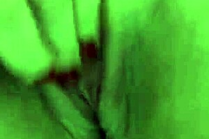 Sarada gozando na siririca