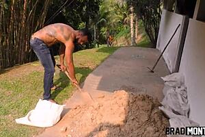 Patroa recompensou os funcionários com anal e dp