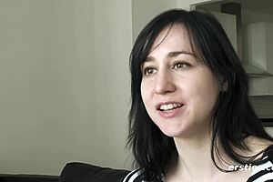 brooklyn strips down and enjoys her big natural tits 😍