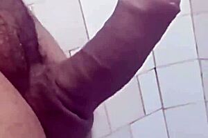 Yuri's big cock cumshot contrasts with the bareback creampie gift for fans