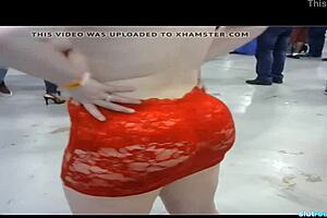 Chubby Blonde Shows Big Booty On Webcam