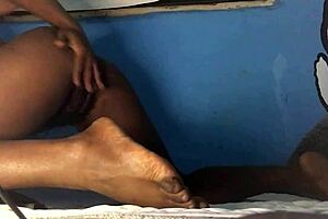 ebony girl from ghana toys her tight asshole