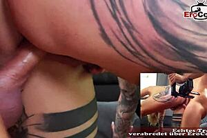 Deutsches tattooed babe with big tits fucks on webcam