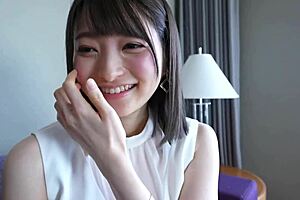 Young amateur pretty keen on kissin and fuckin her brains out