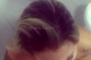 Loira Casada Chegou De Viagem Cheia De Tesão E Foi Foder No Banheiro Do Hotel