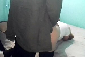 cogemos de perrito en cama fria con latina emo