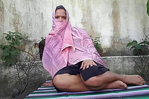 Arab and Indian teen amateurs show love for fetish play