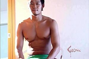 Gay video has Japanese amateur bodybuilder become muscled