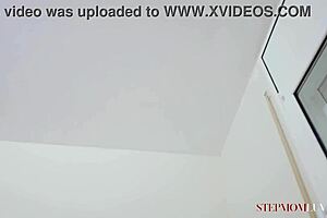 抓住这个！Bianka Blue在电影院猛骑Kevin White！