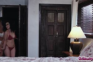 Lyra invites Silvia to lick her pussy 😍