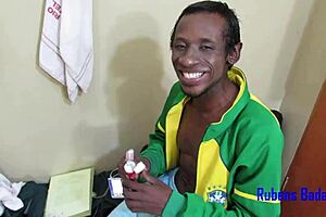 Behind the scene: Candidthe Brazilians go nuts in Ariella Ferraz orgy?