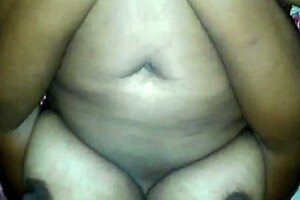 Minha preta gemendo com o cu manhoso no handjob e deepthroat 😍