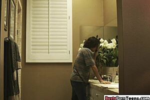 whitney kisses her lesbian date's pussy