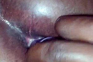 Hey, eating out that nuru masseuse feels amazing 😍