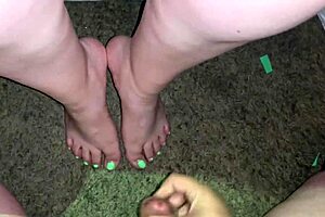 I Cum On My Girlfriend's Pretty Feet And Toes