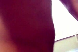 Here is ebony beauty revealing her enormous backside in Minneapolis