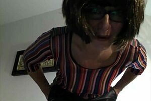 Olga from Buzzingbirdz Uses the Squirt Machine and Mops the Floor