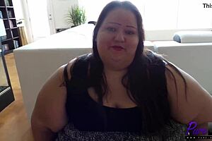 i, um, interviewed this ssbbw apple bomb behind the scenes.