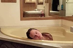 Bathtime Relaxation With Pregnant Wife Shadebunny