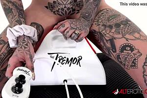 tattooed amber luke rides tremor toy for first wild time!