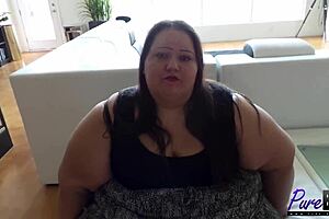i, um, interviewed this ssbbw apple bomb behind the scenes.