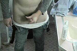 watch my big coc come out of my pantz and grow in my hand to later cum