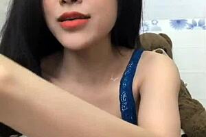 Birds Come To Show Pussy And Big Tits.