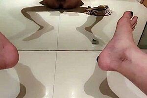 中国ladyboy镜前手淫达到强烈高潮