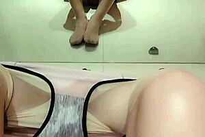 中国ladyboy镜前手淫达到强烈高潮