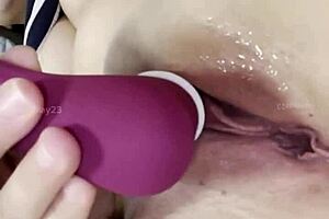 Watch me play with my big juicy pussy?