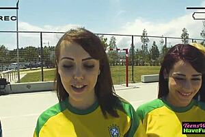 hey, look at this real teen 18+ getting her tits spunked outdoors?